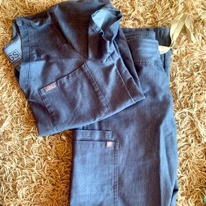 Figs scrubs Women’s XS